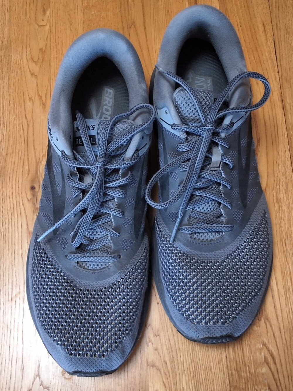 Brooks Revel Mens Sz 11 Grey Comfort Gym Running Shoes Walking Sneakers